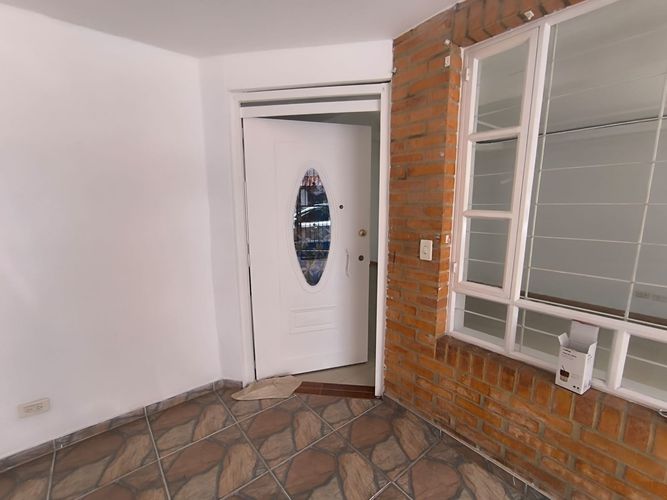 Casa de 4 alcobas en venta en Cota, 180 m² · foto 4 de 23