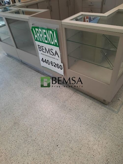Local en arriendo en Boston, Medellín · foto 2 de 3