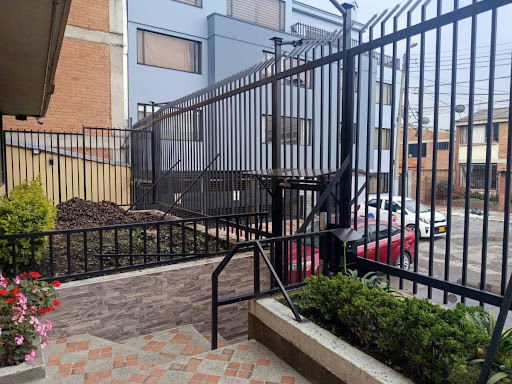 Apartamento en venta en Los Andes, Bogotá · foto 2 de 24