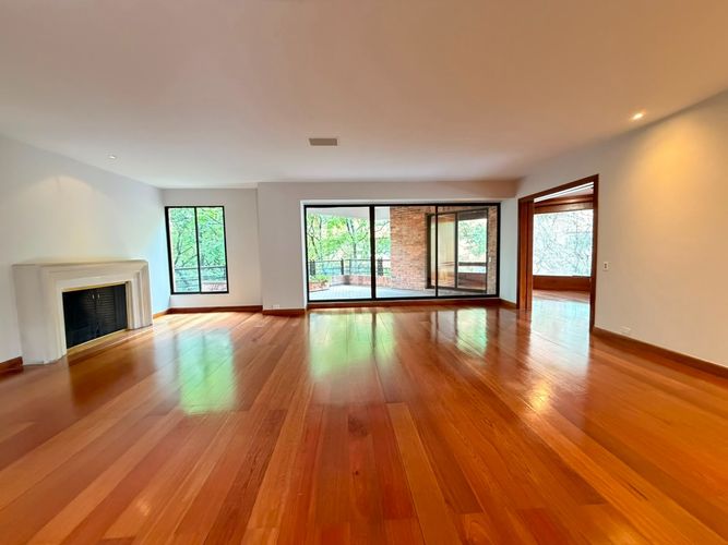 Apartamento de 4 alcobas en venta en La Cabrera, Bogotá, 480 m² · foto 2 de 24