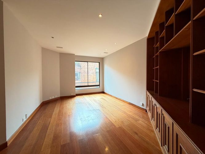 Apartamento de 4 alcobas en venta en La Cabrera, Bogotá, 480 m² · foto 13 de 24
