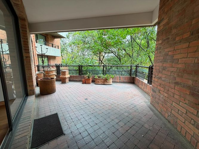 Apartamento de 4 alcobas en venta en La Cabrera, Bogotá, 480 m² · foto 3 de 24