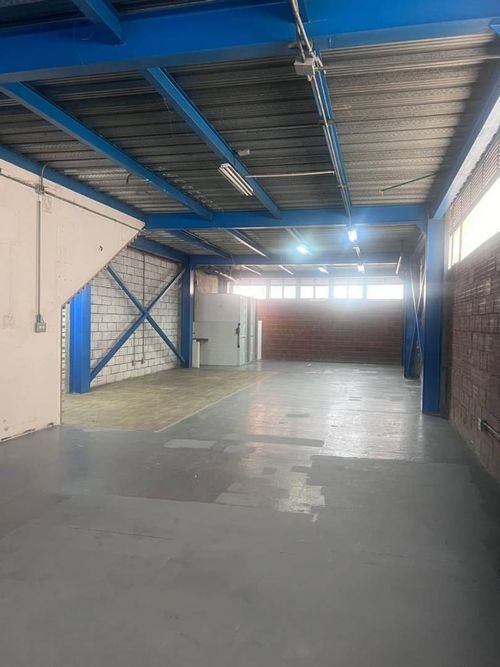 Bodega en venta en Trinidad, Medellín, 220 m² · foto 3 de 7