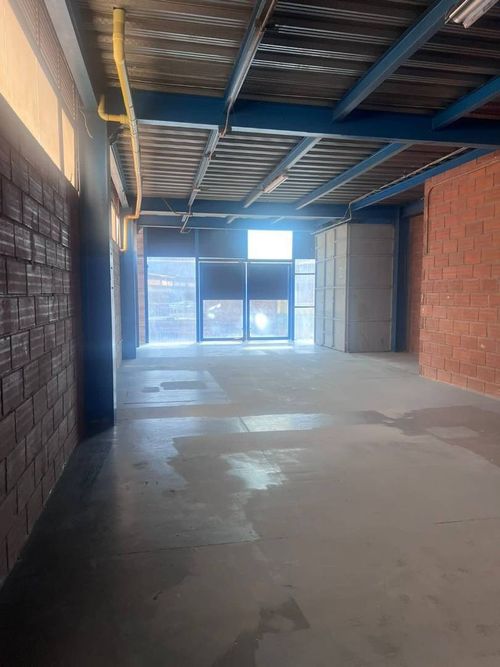 Bodega en venta en Trinidad, Medellín, 220 m² · foto 5 de 7