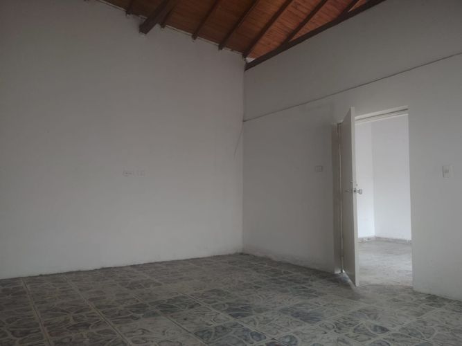 Casa de 3 alcobas en venta en Loma De Bolivar, Cúcuta, 118 m² · foto 4 de 10