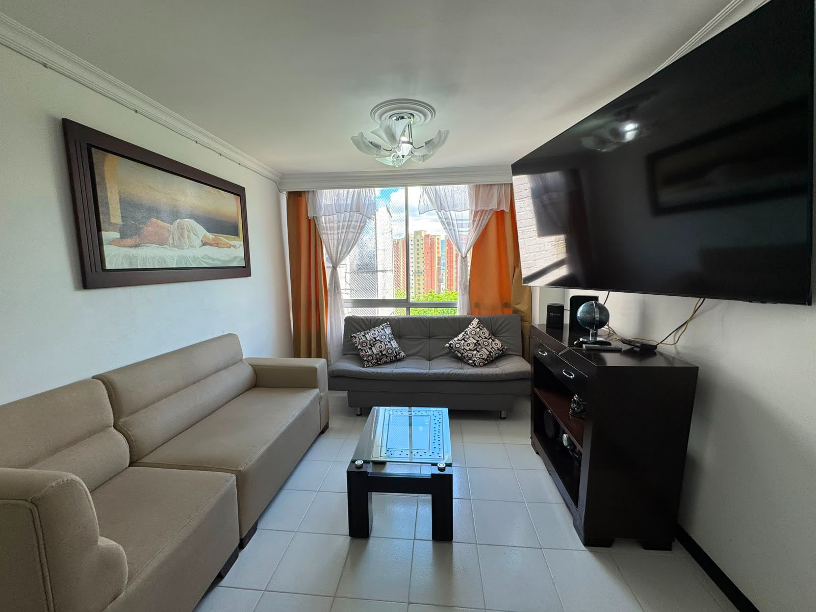 Apartamento en arriendo en El Poblado, Medellín · foto 2 de 14