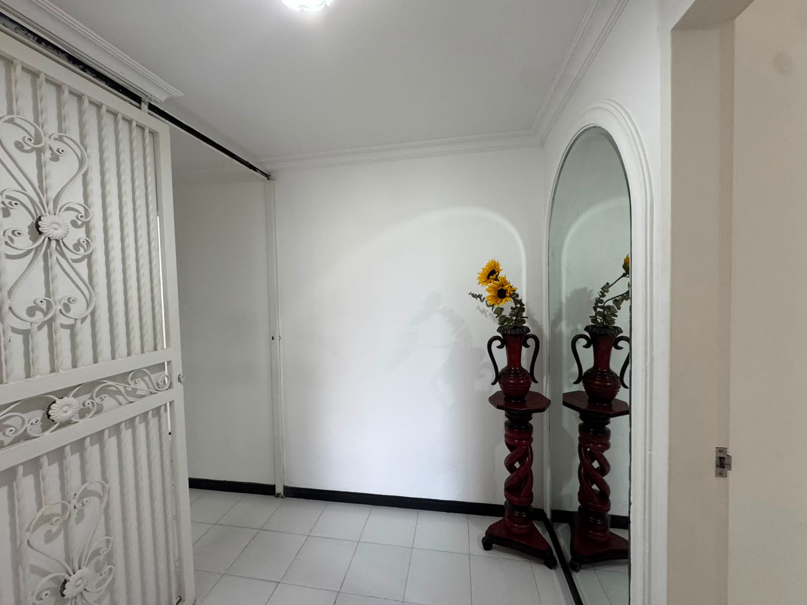 Apartamento en arriendo en El Poblado, Medellín · foto 3 de 14