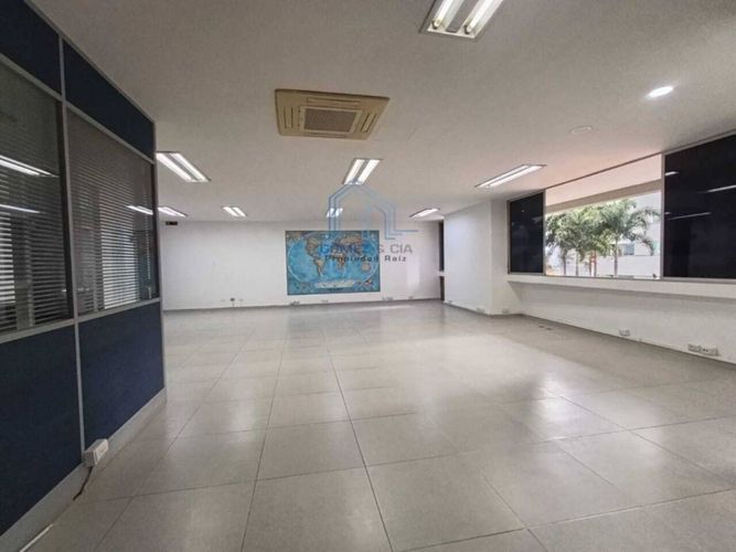 Oficina en arriendo en Milla De Oro, Medellín, 93 m² · foto 2 de 8