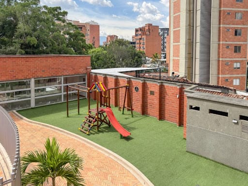 Apartamento de 3 alcobas en venta en Laureles, Medellín, 154 m² · foto 6 de 24