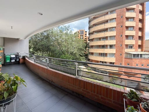 Apartamento de 3 alcobas en venta en Laureles, Medellín, 154 m² · foto 11 de 24