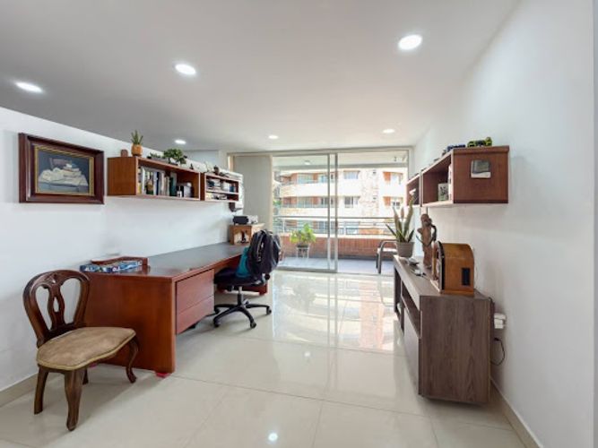 Apartamento de 3 alcobas en venta en Laureles, Medellín, 154 m² · foto 12 de 24