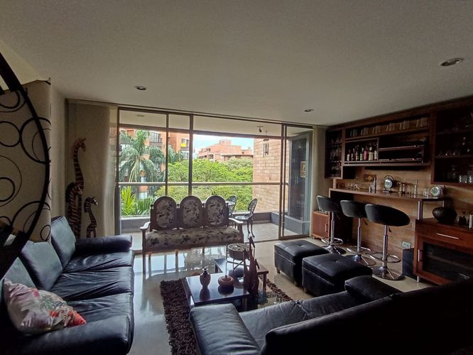 Apartamento de 3 alcobas en arriendo en Laureles, Medellín, 115 m² · foto 2 de 20