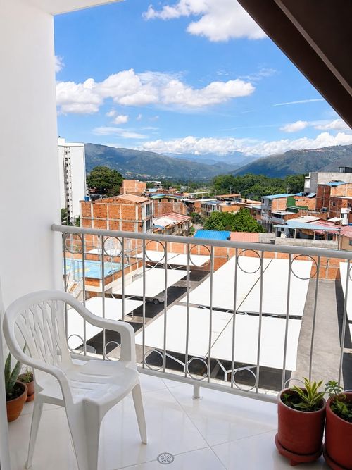 Apartamento de 3 alcobas en venta en Cr. Camelot, Piedecuesta, 68 m² · foto 2 de 16