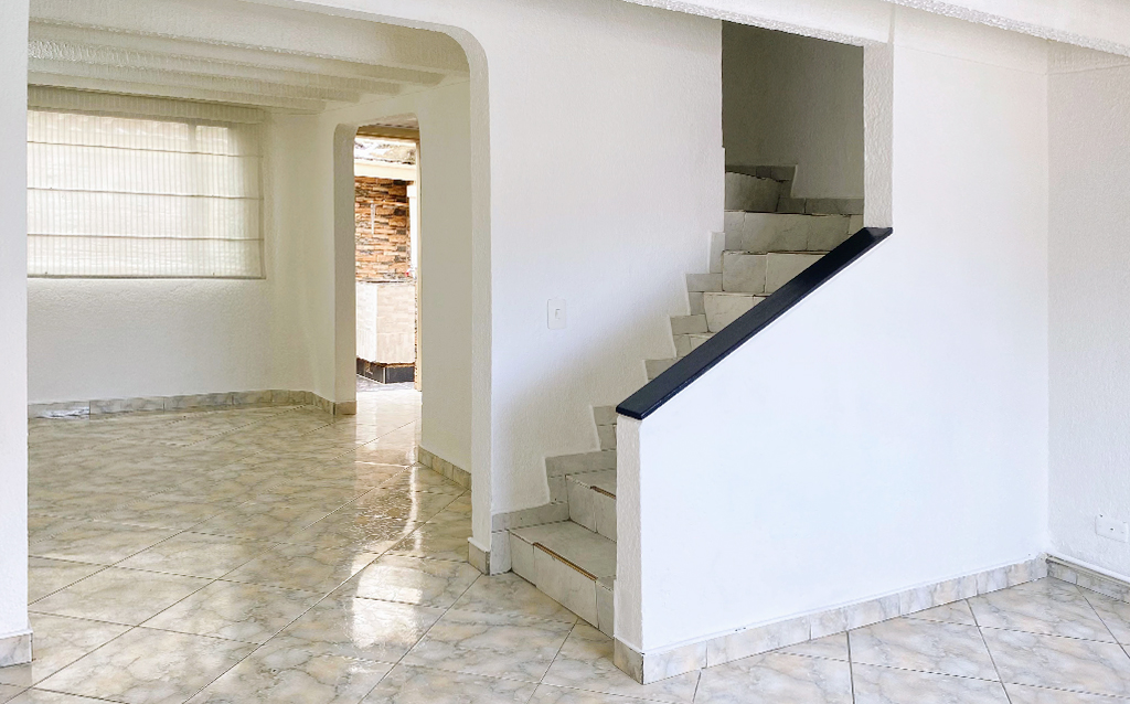 Casa en venta en Villa Mayor Oriental, Bogotá · foto 2 de 23