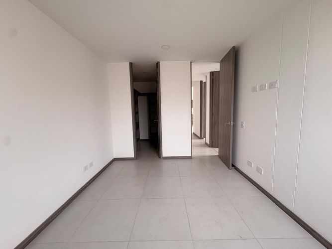 Apartamento de 3 alcobas en venta en Maria Auxiliadora, Sabaneta, 75 m² · foto 8 de 14