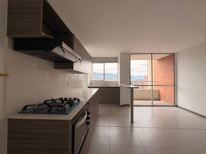 Apartamento de 3 alcobas en venta en Maria Auxiliadora, Sabaneta, 75 m² · foto 2 de 14