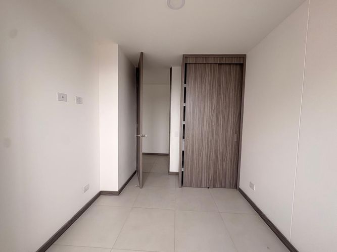 Apartamento de 3 alcobas en venta en Maria Auxiliadora, Sabaneta, 75 m² · foto 7 de 14