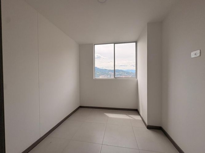 Apartamento de 3 alcobas en venta en Maria Auxiliadora, Sabaneta, 75 m² · foto 9 de 14