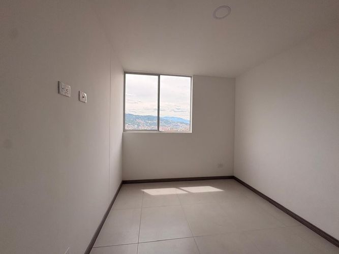 Apartamento de 3 alcobas en venta en Maria Auxiliadora, Sabaneta, 75 m² · foto 10 de 14