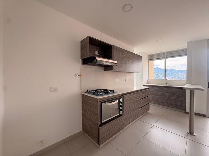 Apartamento de 3 alcobas en venta en Maria Auxiliadora, Sabaneta, 75 m² · foto 3 de 14