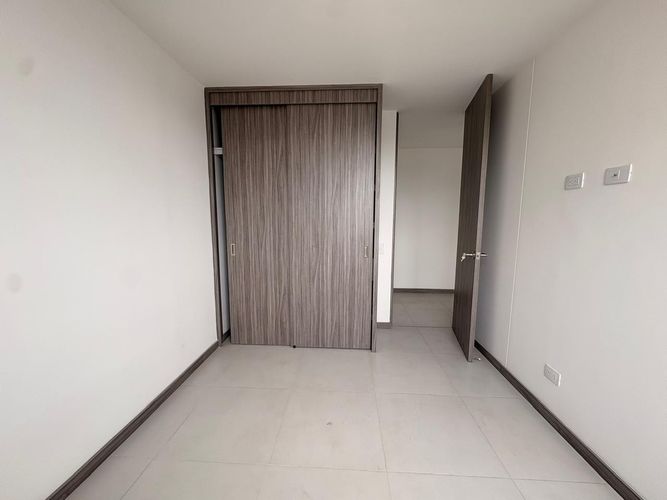 Apartamento de 3 alcobas en venta en Maria Auxiliadora, Sabaneta, 75 m² · foto 11 de 14