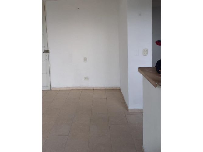 Apartamento de 3 alcobas en venta en San Pedro, Yumbo, 57 m² · foto 4 de 21