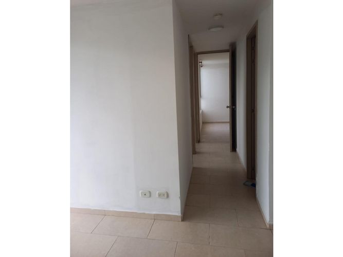 Apartamento de 3 alcobas en venta en San Pedro, Yumbo, 57 m² · foto 16 de 21