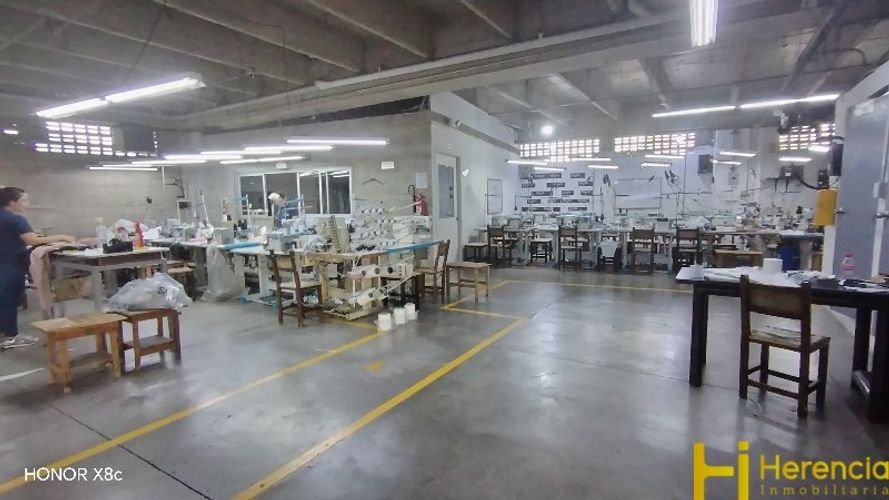 Bodega en arriendo en Viviendas Del Sur, Itagüí, 550 m² · foto 2 de 16