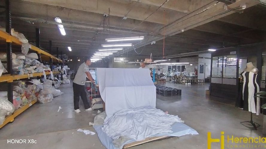 Bodega en arriendo en Viviendas Del Sur, Itagüí, 550 m² · foto 3 de 16
