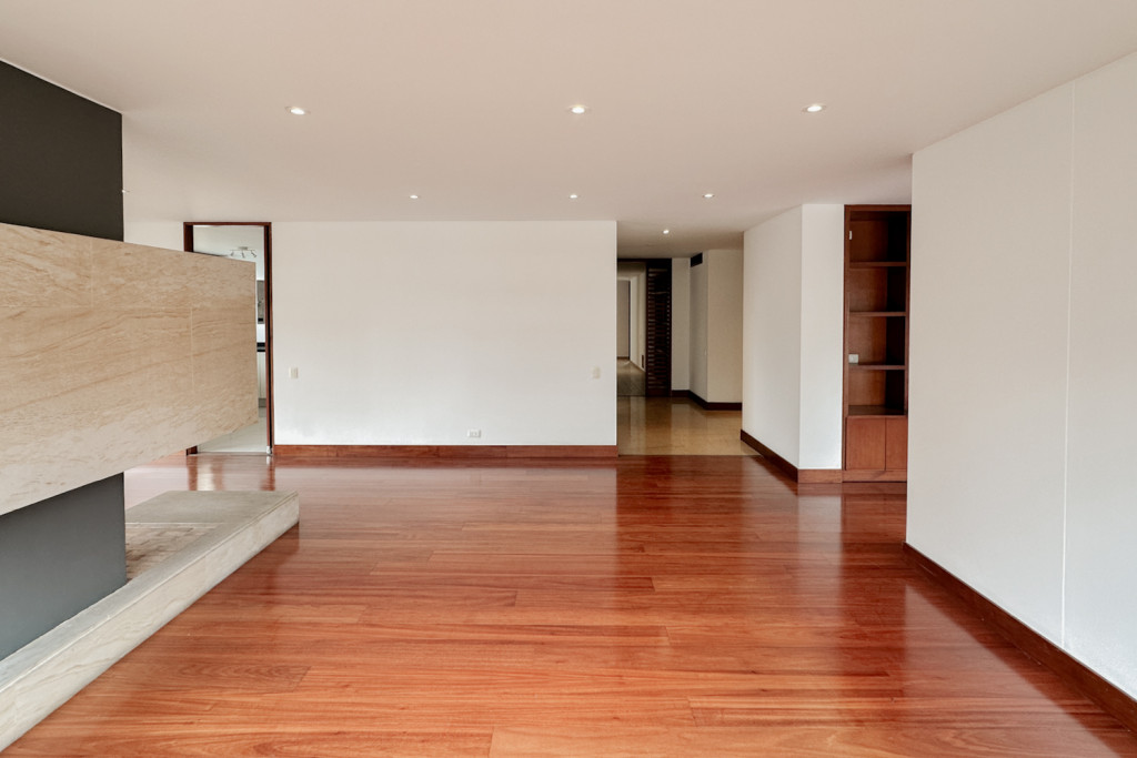 Apartamento en venta en El Chico, Bogotá · foto 2 de 24