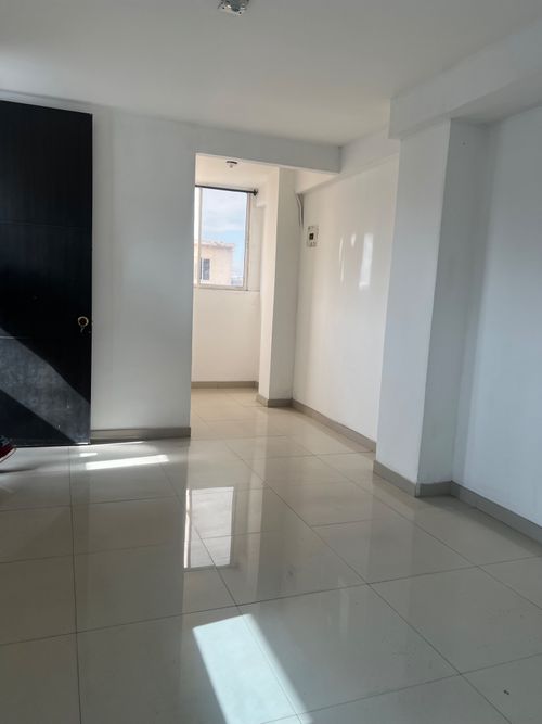 Edificio en venta en Troncal, Cali, 440 m² · foto 2 de 18
