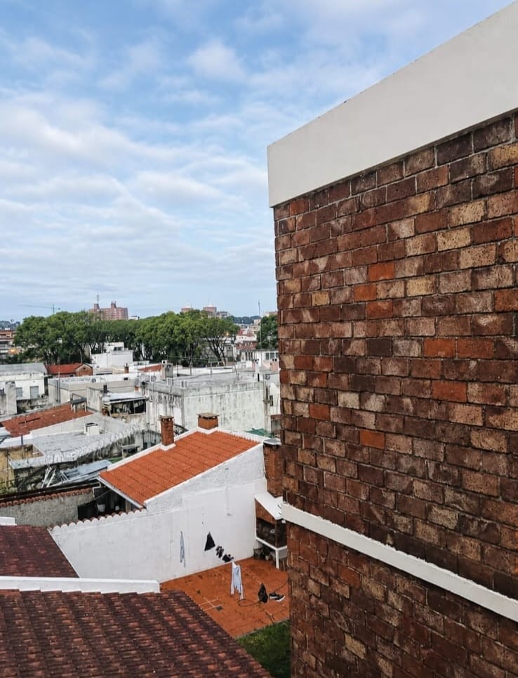 Exclusivo apartamento de 1 dormitorio con terraza, como a estrenar en el corazón del Buceo, a pasos de la Rambla. · Foto 1