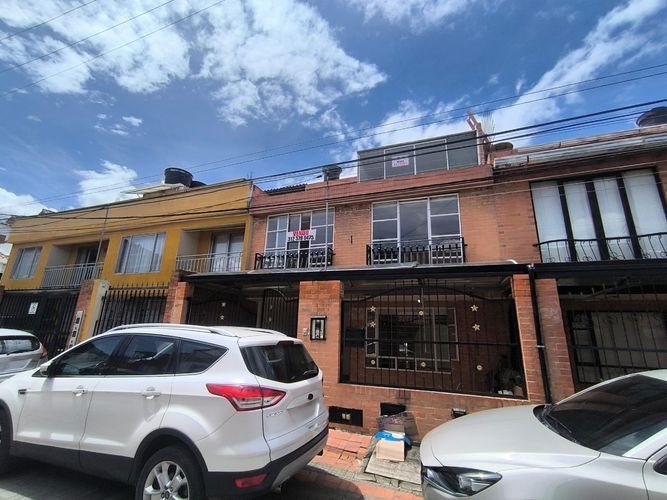 Casa de 4 alcobas en venta en Cota, 180 m² · foto 3 de 23