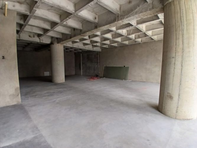 Bodega en arriendo en Santa Mónica, Medellín, 200 m² · foto 3 de 7