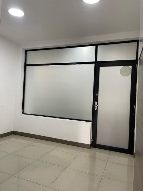 Oficina en arriendo en La Aguacatala, Medellín, 138 m² · foto 2 de 12