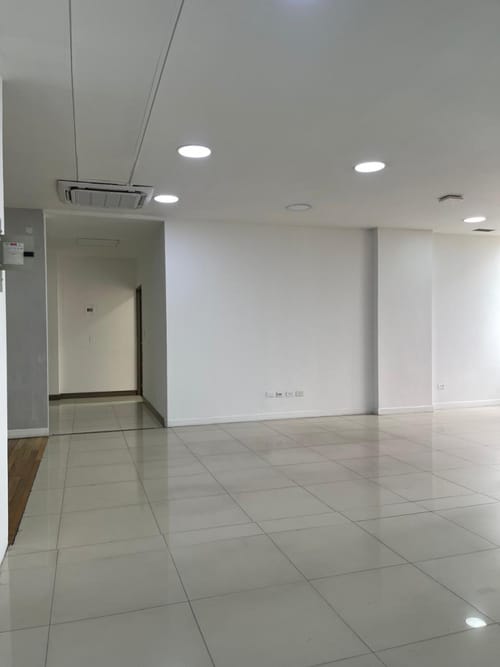 Oficina en arriendo en La Aguacatala, Medellín, 138 m² · foto 7 de 12