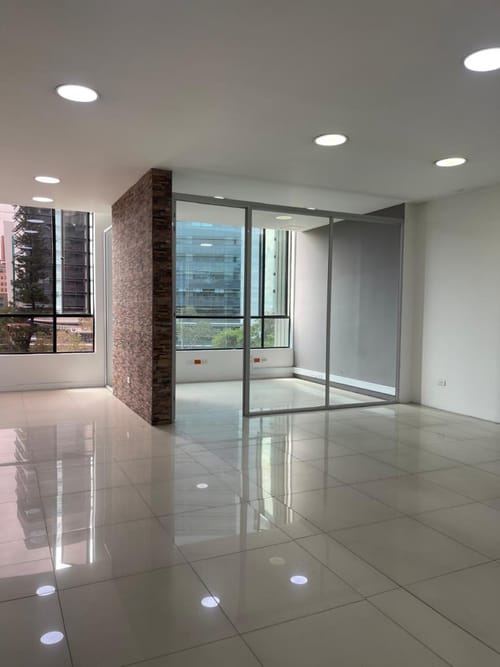 Oficina en arriendo en La Aguacatala, Medellín, 138 m² · foto 8 de 12