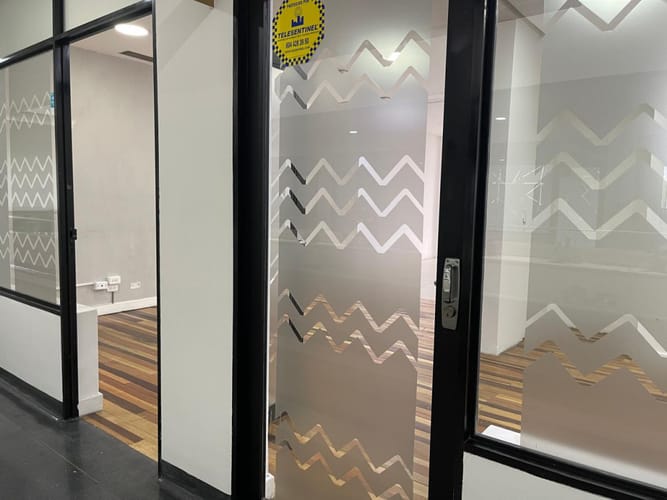 Oficina en arriendo en La Aguacatala, Medellín, 138 m² · foto 11 de 12