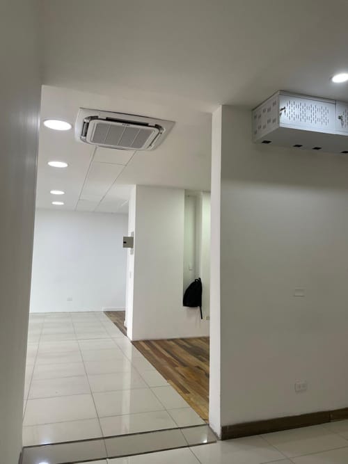 Oficina en arriendo en La Aguacatala, Medellín, 138 m² · foto 12 de 12