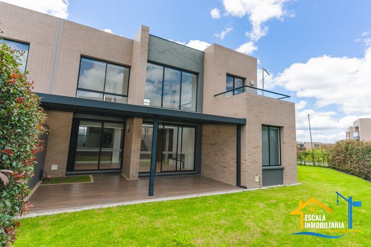 Casa de 4 alcobas en venta en Rozo, Cota, 194 m² · foto 3 de 24