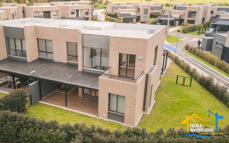 Casa de 4 alcobas en venta en Rozo, Cota, 194 m² · foto 2 de 24