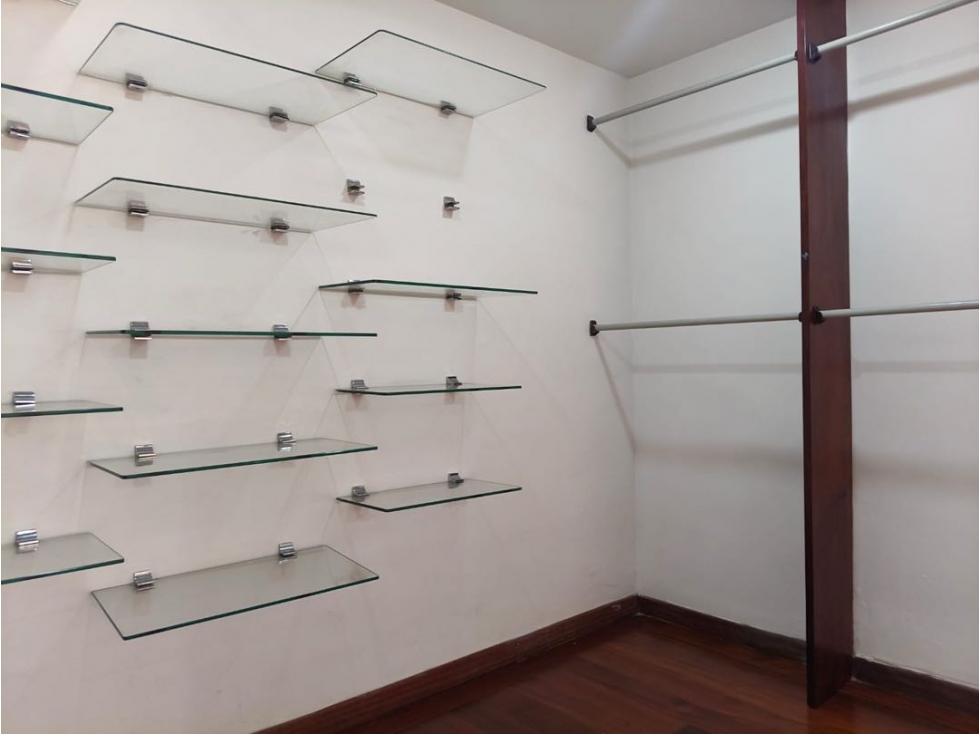 Apartamento en venta en Santa Barbara, Bogotá · foto 4 de 10