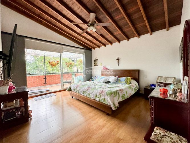 Casa de 4 alcobas en venta en Bosques De Zuñiga, Medellín, 400 m² · foto 9 de 20