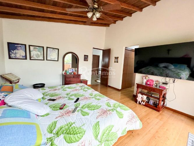 Casa de 4 alcobas en venta en Bosques De Zuñiga, Medellín, 400 m² · foto 11 de 20