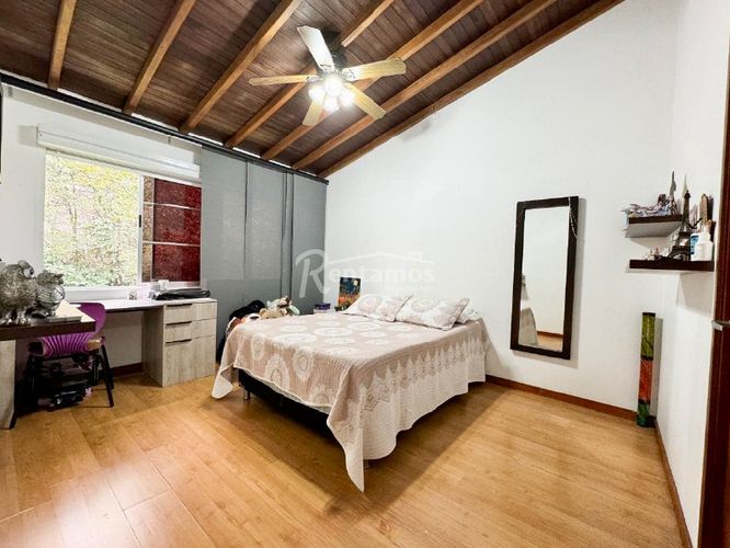 Casa de 4 alcobas en venta en Bosques De Zuñiga, Medellín, 400 m² · foto 14 de 20