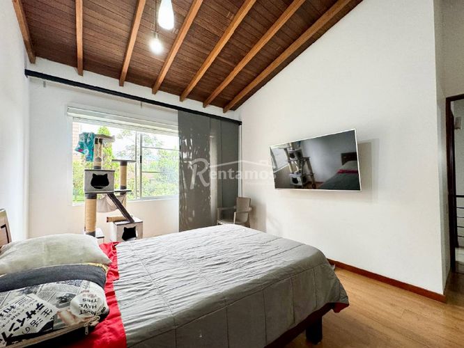 Casa de 4 alcobas en venta en Bosques De Zuñiga, Medellín, 400 m² · foto 16 de 20