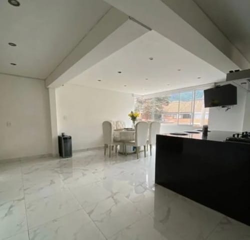 Casa en venta en Santa Barbara, Bogotá · foto 4 de 12