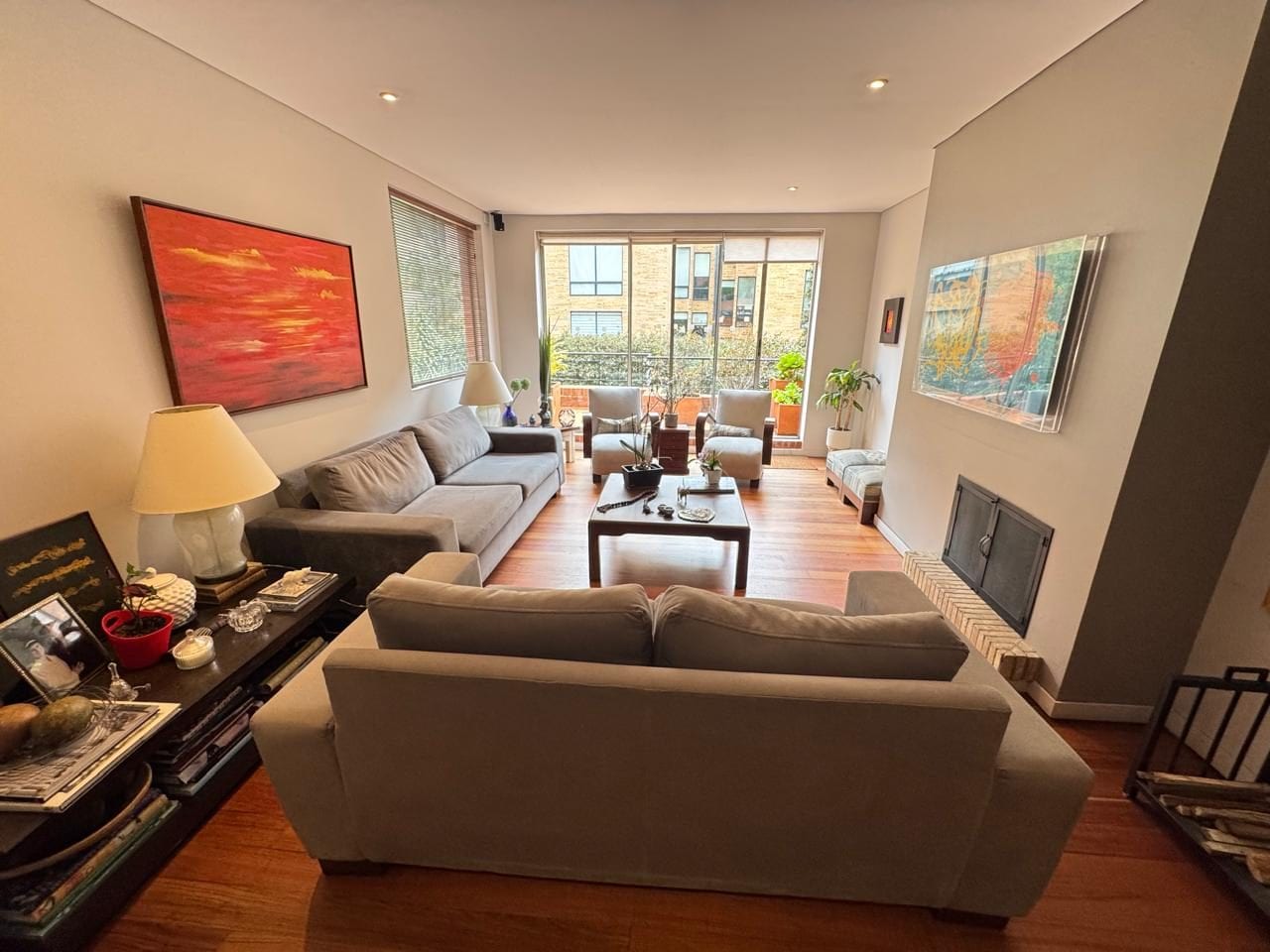 Apartamento en venta en Los Rosales, Bogotá · foto 2 de 24