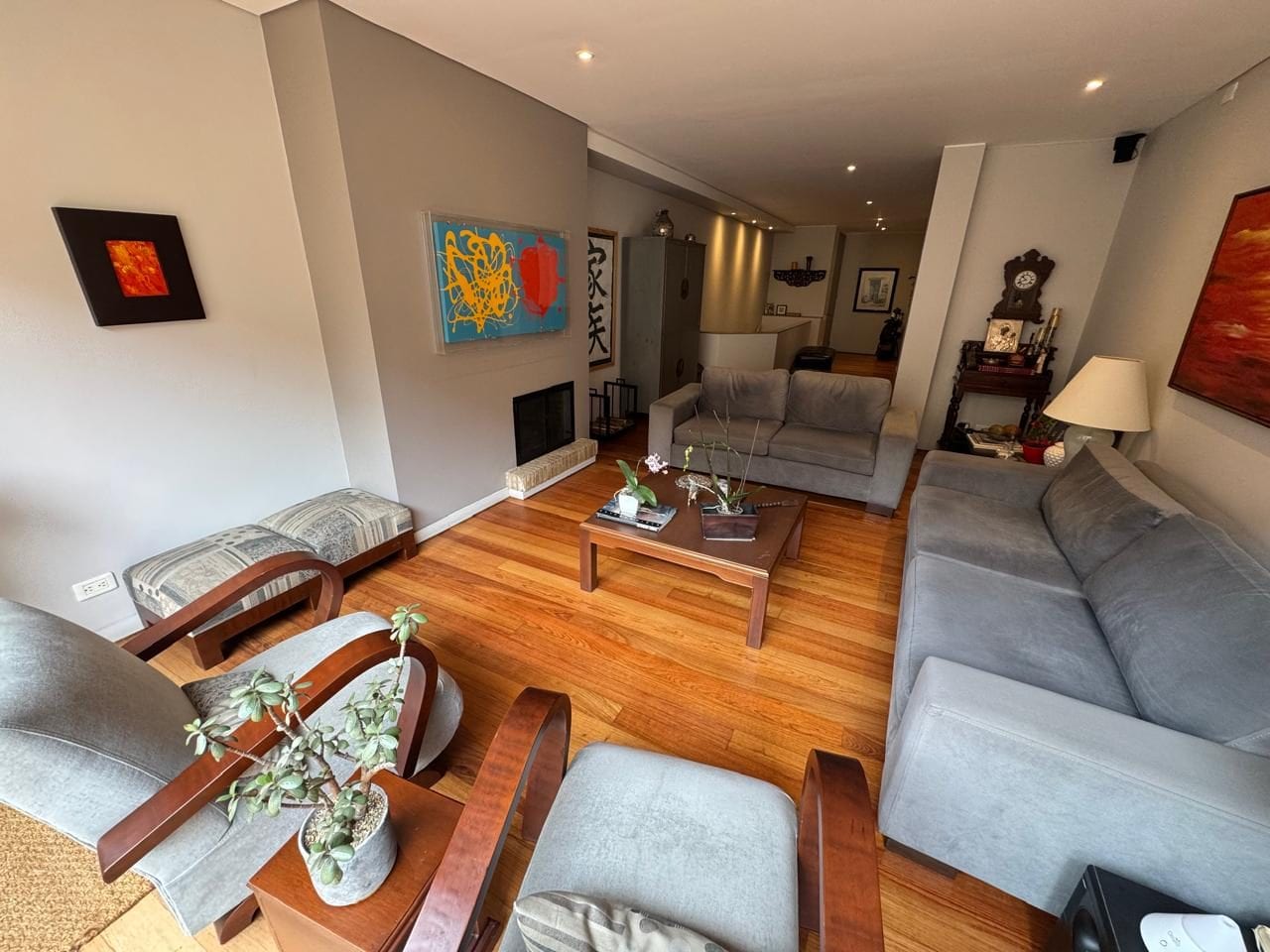 Apartamento en venta en Los Rosales, Bogotá · foto 3 de 24