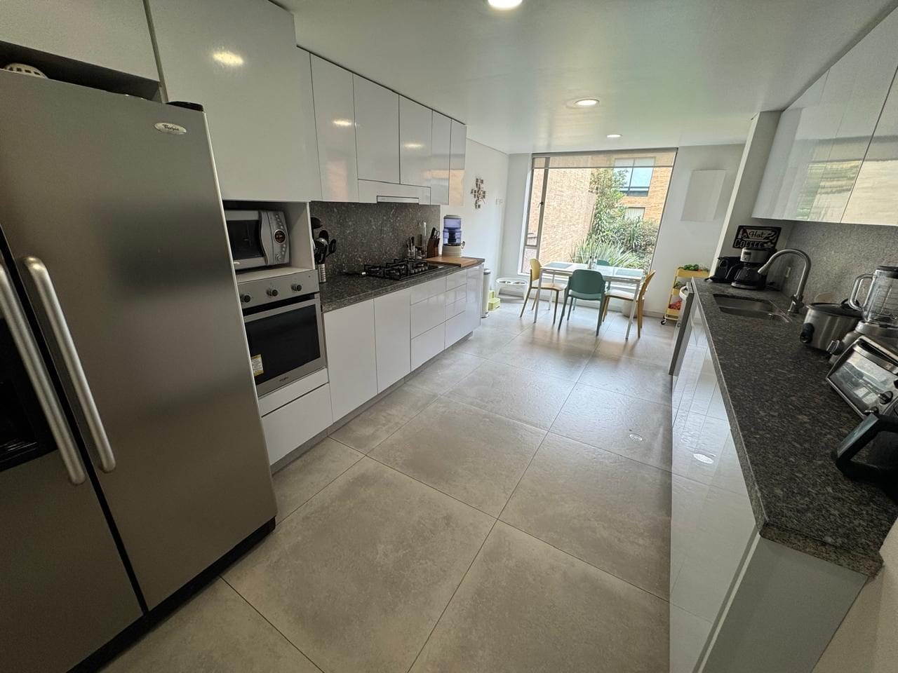 Apartamento en venta en Los Rosales, Bogotá · foto 8 de 24
